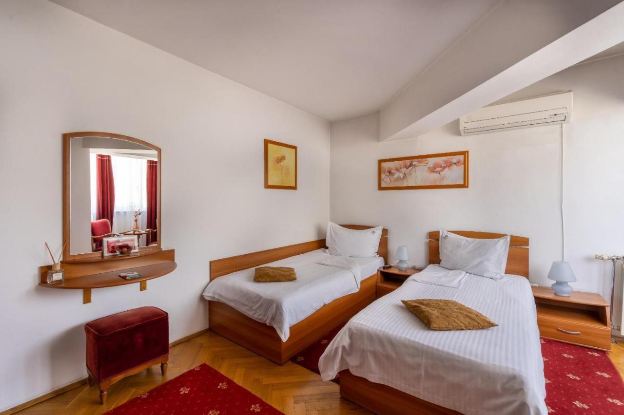 Villa-Hotel Escala Cluj-Napoca Esterno foto