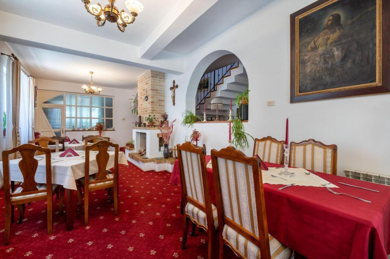 Villa-Hotel Escala Cluj-Napoca Esterno foto