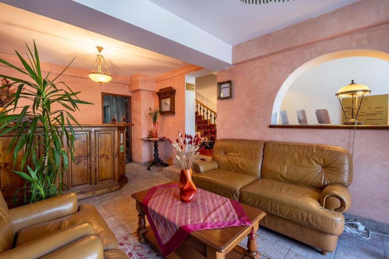 Villa-Hotel Escala Cluj-Napoca Esterno foto
