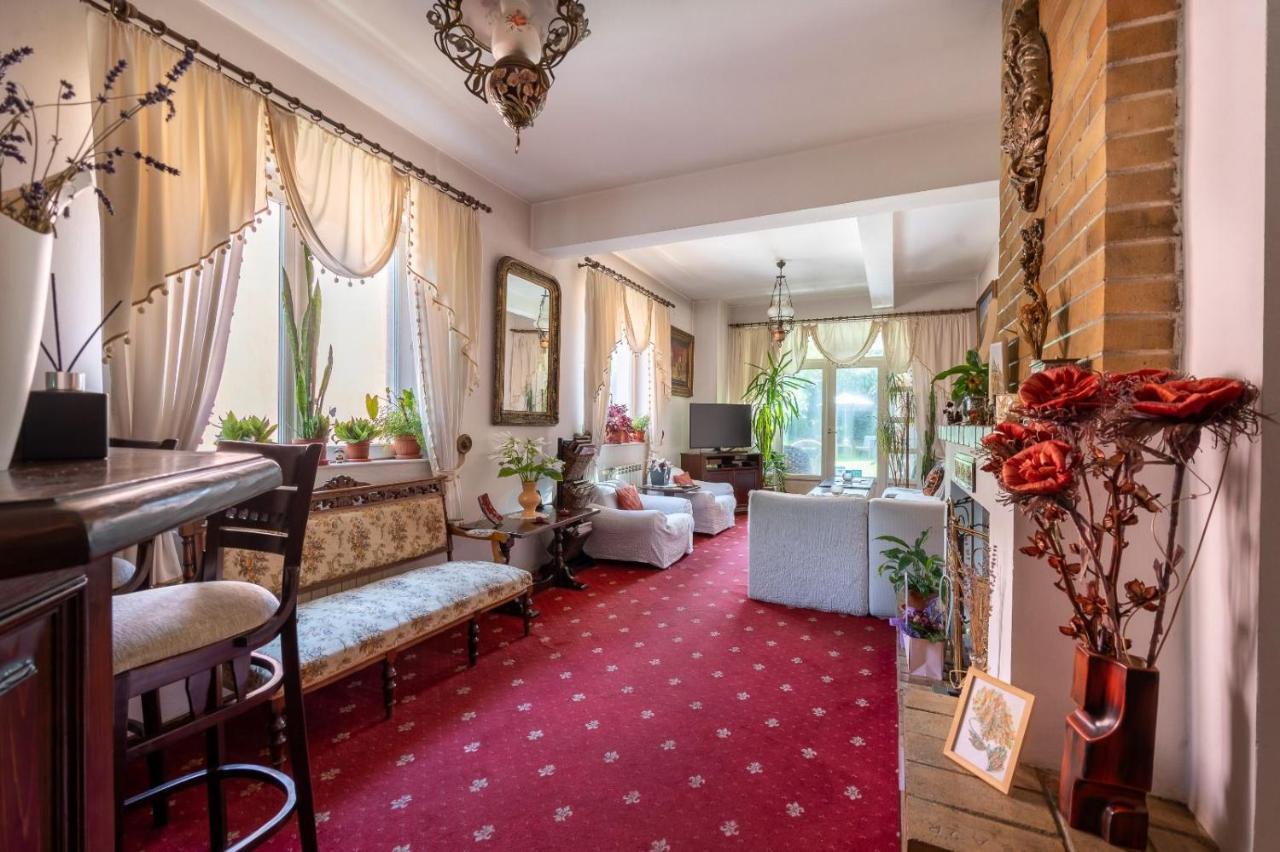 Villa-Hotel Escala Cluj-Napoca Esterno foto