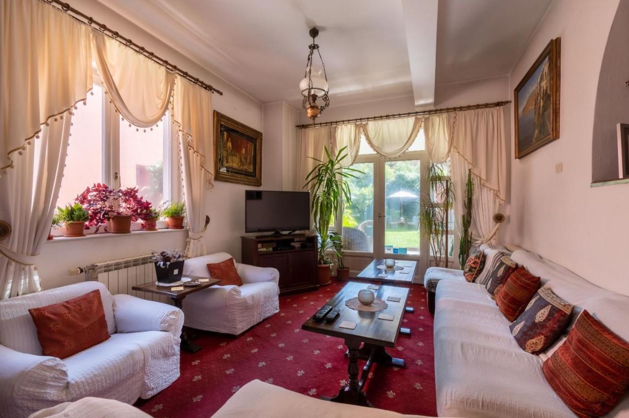 Villa-Hotel Escala Cluj-Napoca Esterno foto