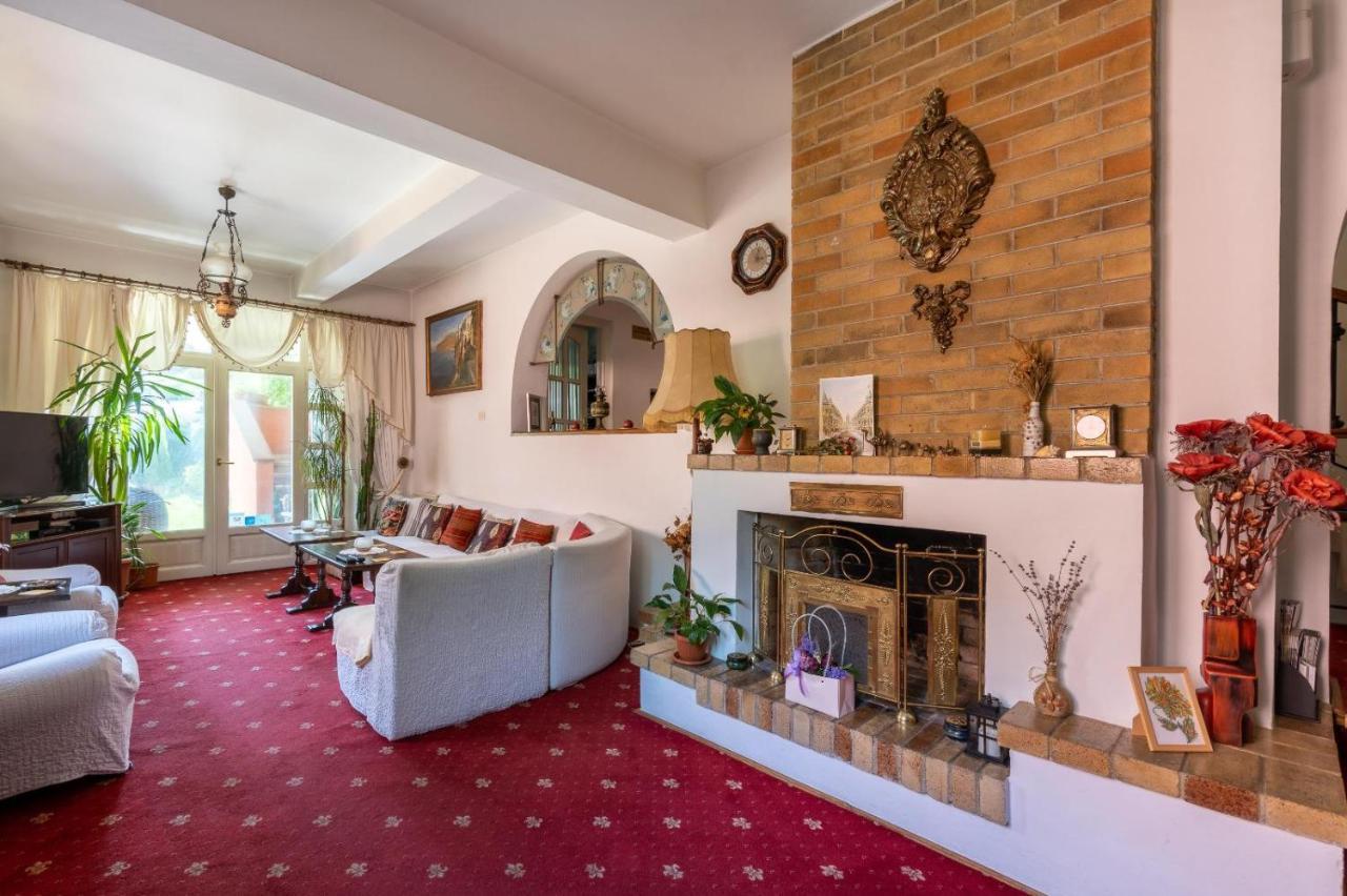 Villa-Hotel Escala Cluj-Napoca Esterno foto