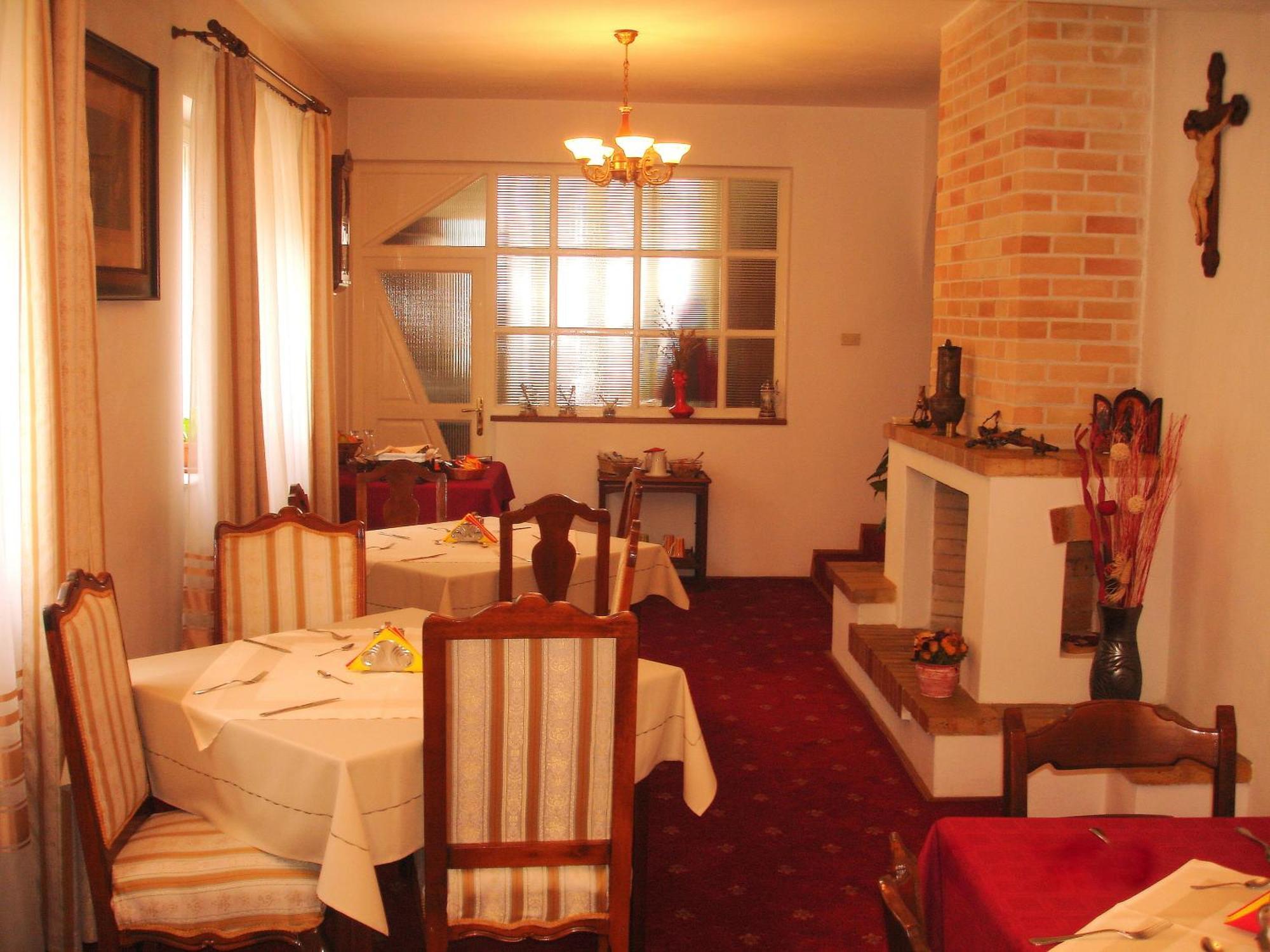 Villa-Hotel Escala Cluj-Napoca Esterno foto
