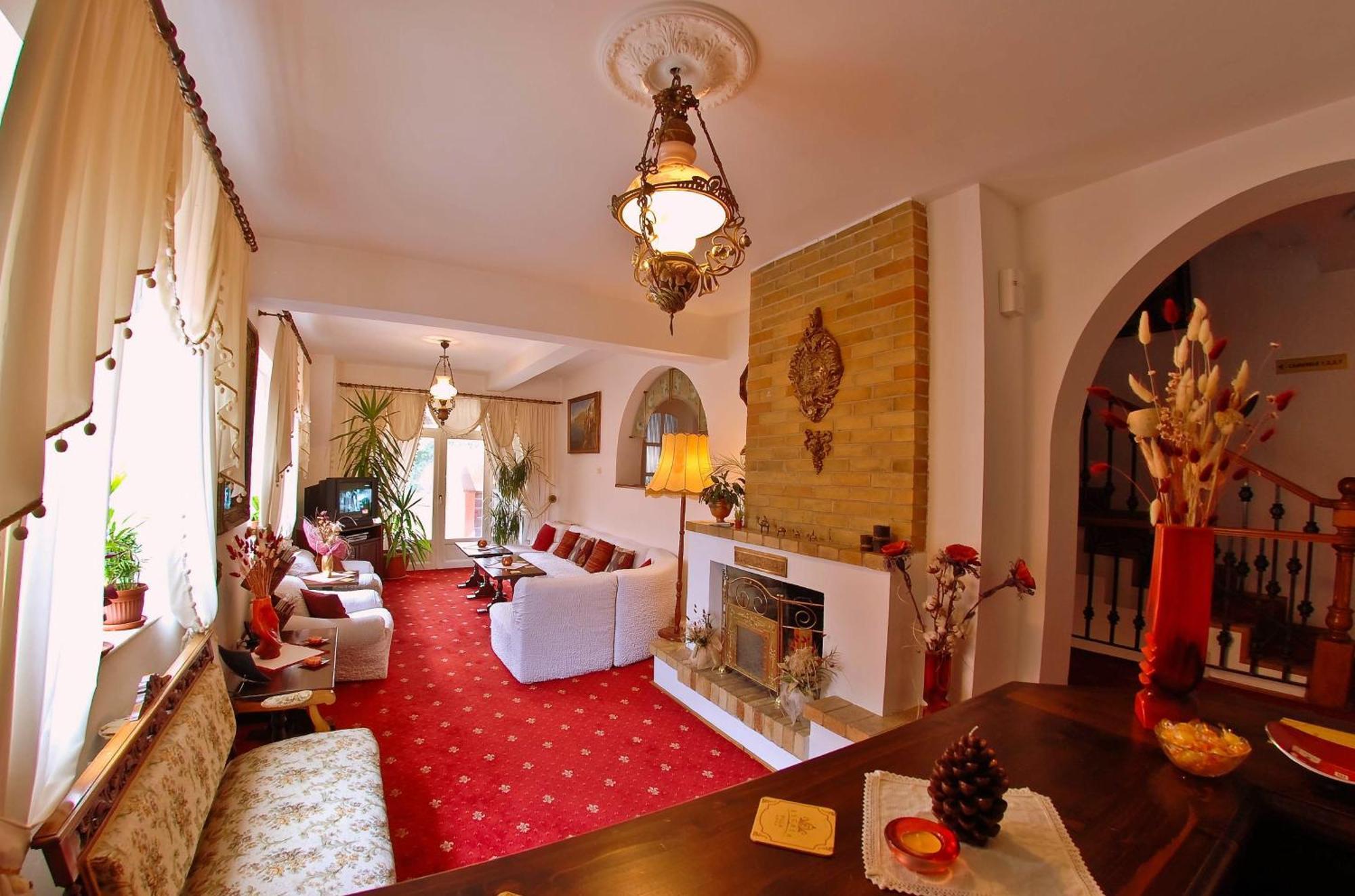Villa-Hotel Escala Cluj-Napoca Esterno foto