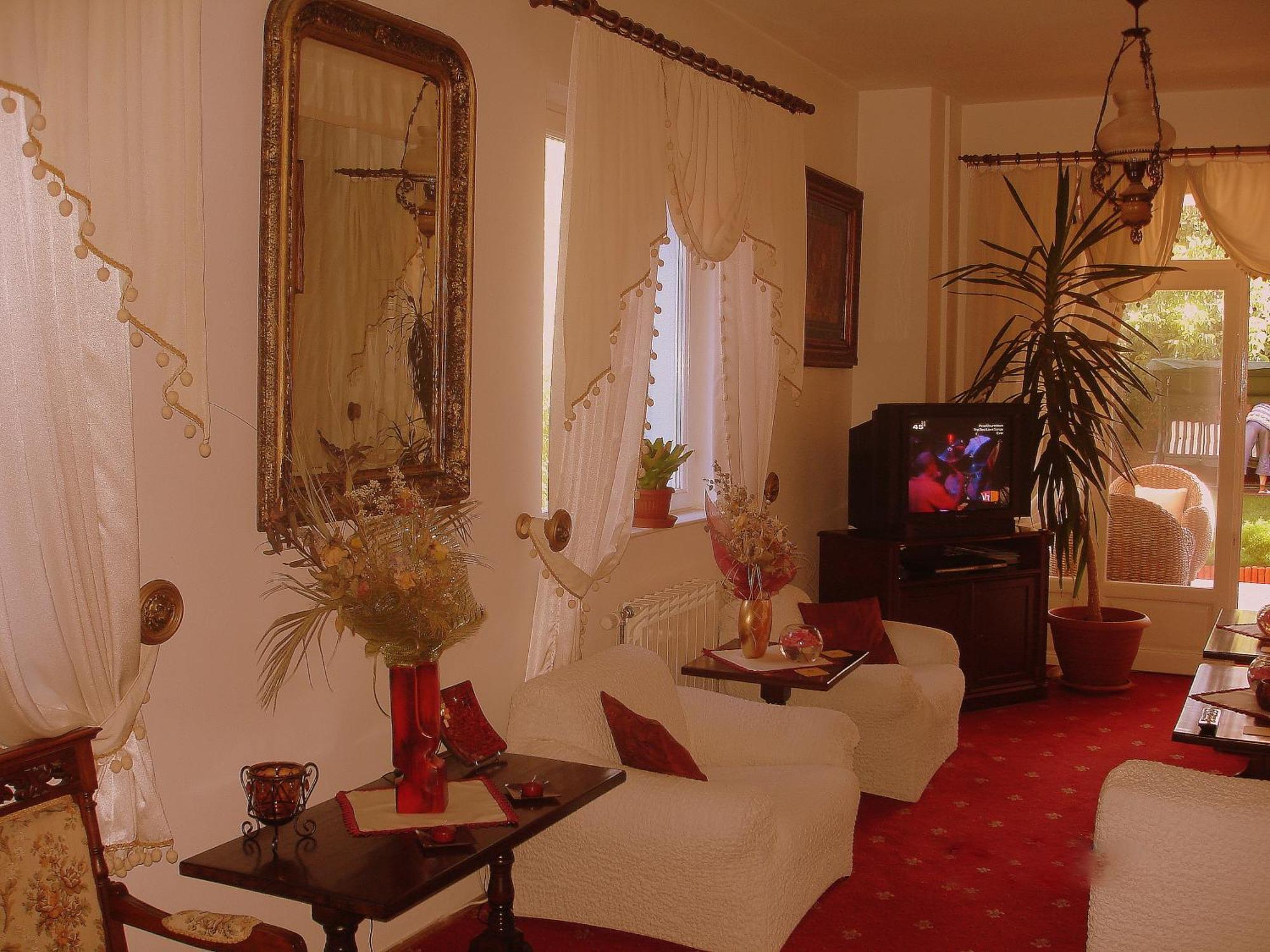 Villa-Hotel Escala Cluj-Napoca Esterno foto