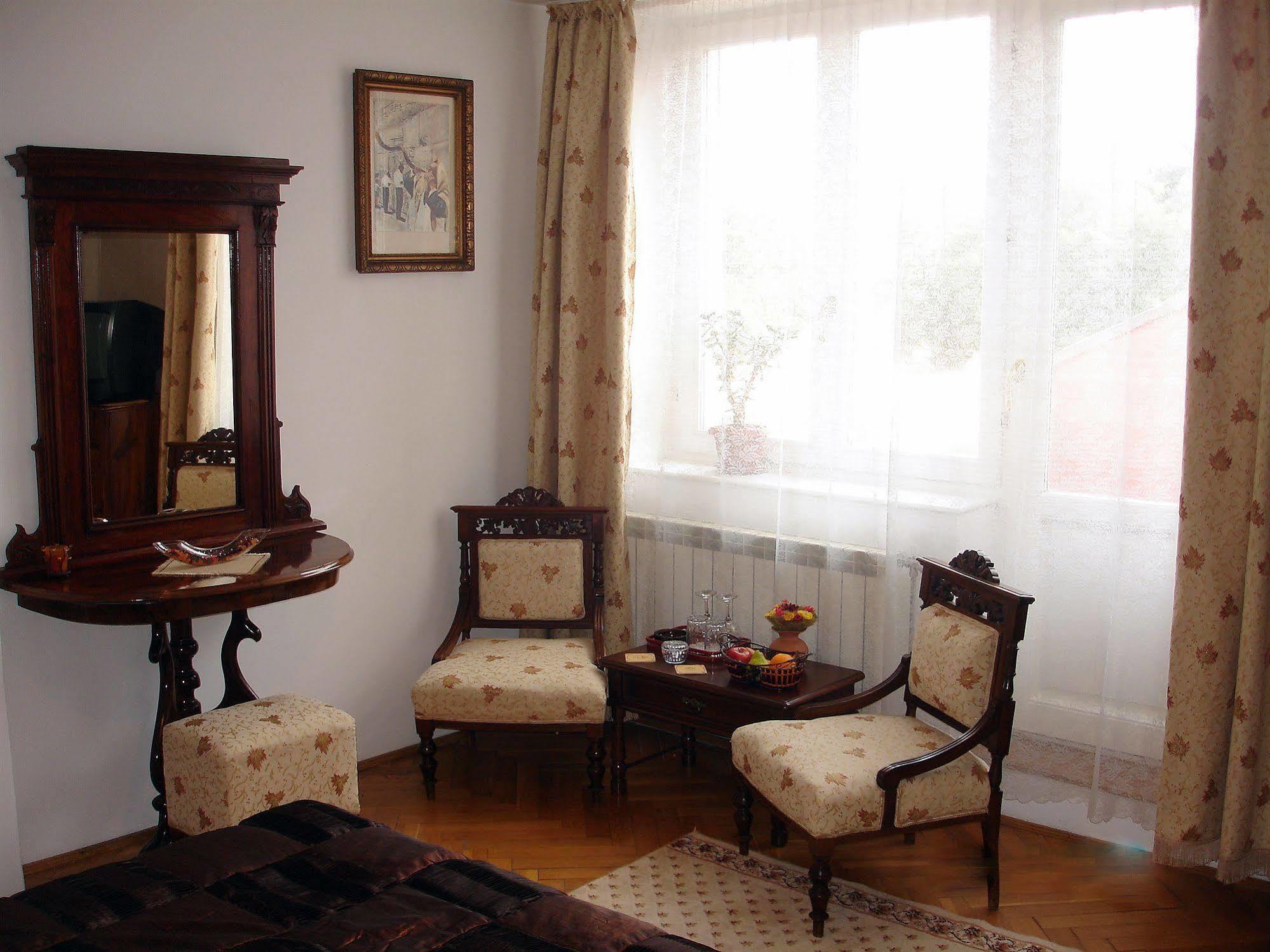 Villa-Hotel Escala Cluj-Napoca Esterno foto