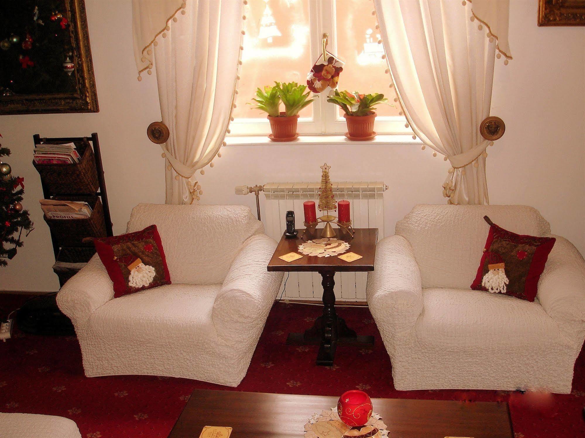 Villa-Hotel Escala Cluj-Napoca Esterno foto